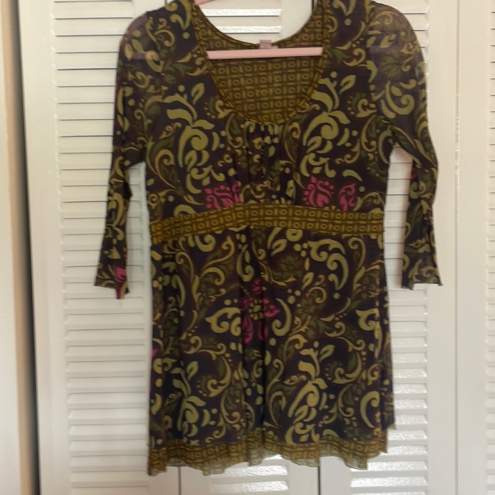 Woman’s size large blouse